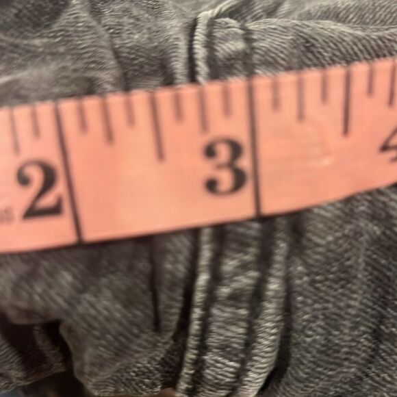 NEUW DARK WASH RAW HEM JEANS SHORTS - Picture 7 of 8